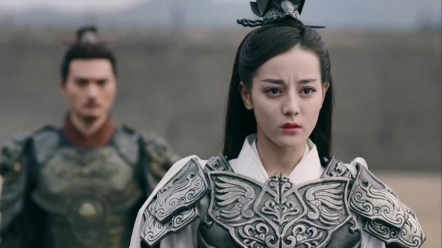 女明星穿铠甲_古装剧女将军_女明星穿盔甲