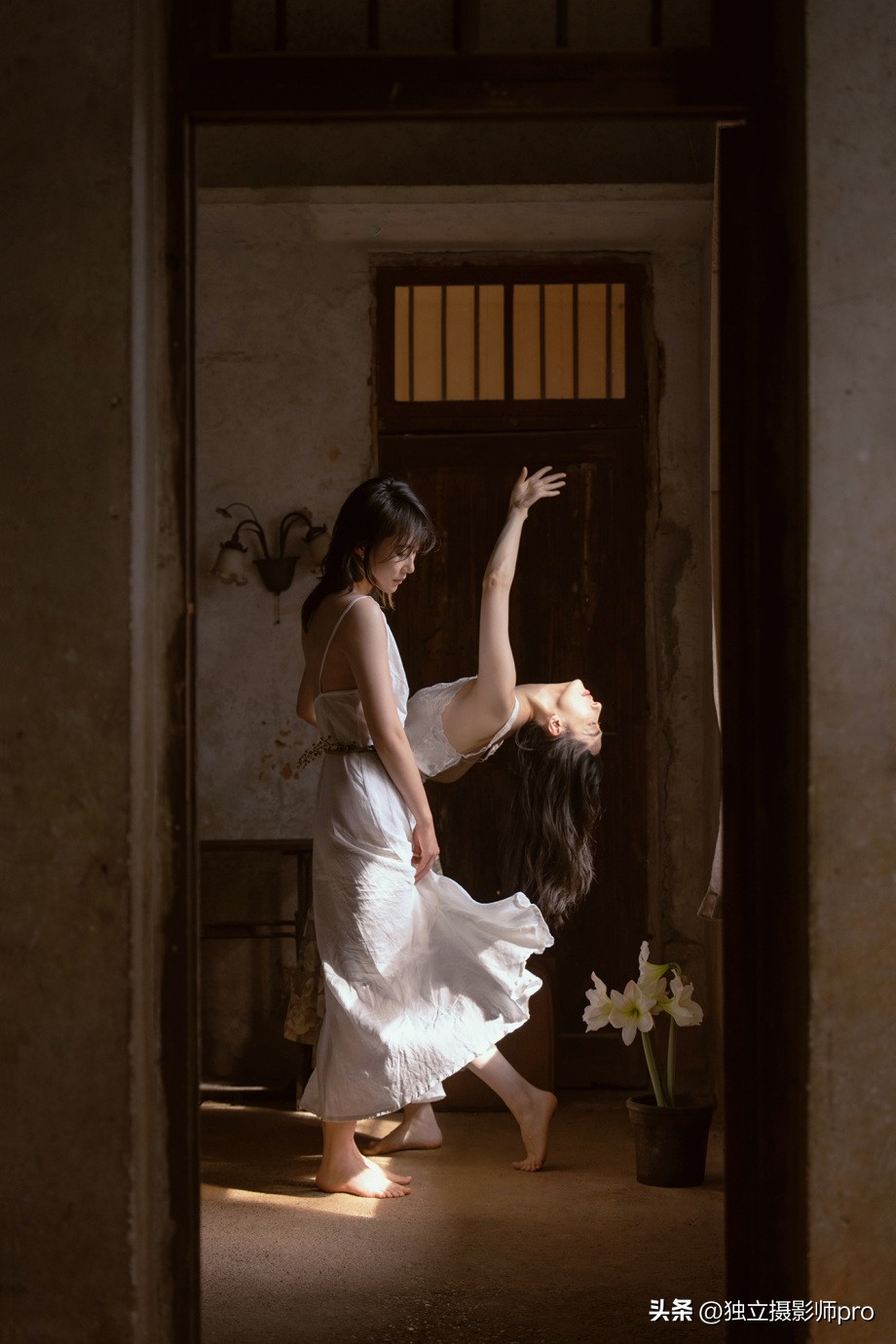 温馨氛围感人像摄影_双人闺蜜写真_100种姿势摆拍双人
