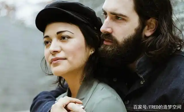 情侣摄影创意_情侣摄影姿势分享_100种姿势摆拍双人